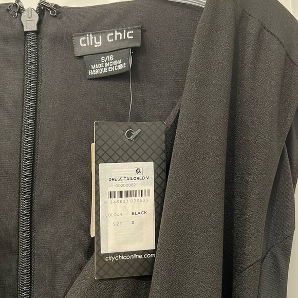 City Chic NWT flirty V neck swing dress. - Picture 1 of 6